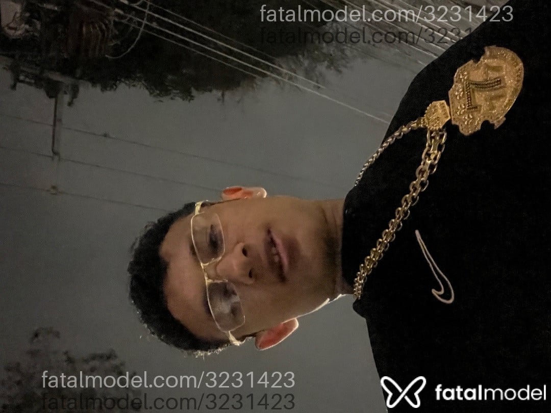 Acompanhante homem com cabelo castanho de olhos castanhos em São Paulo - Vinicius
