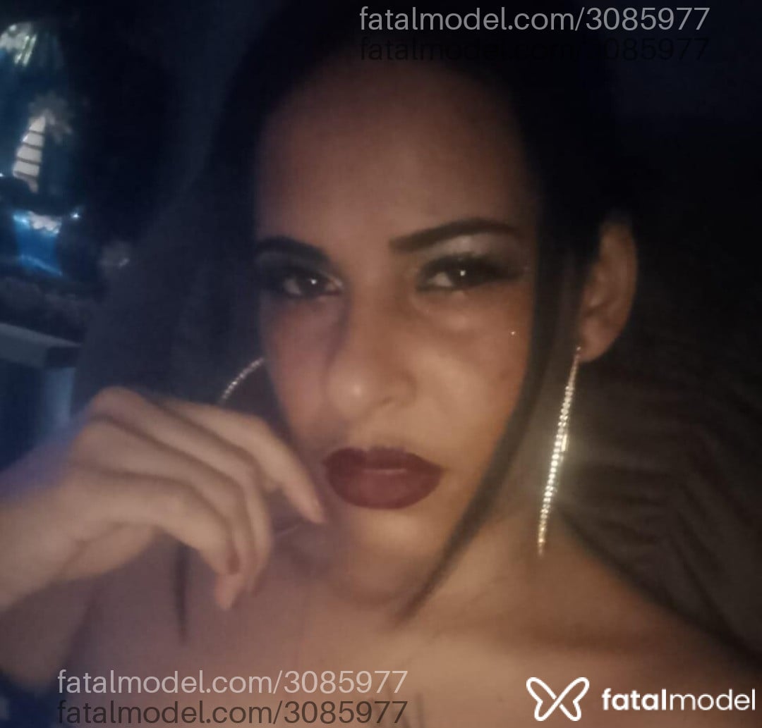 Acompanhante mulher morena (o) de olhos castanhos em Guarujá Acompanhante mulher morena (o) de olhos castanhos em Guarujá - Mel