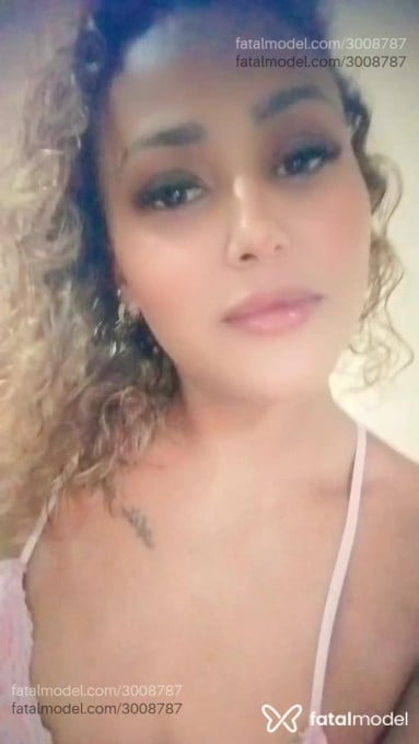Acompanhante mulher loira (o) de olhos castanhos em Canarana - Carol