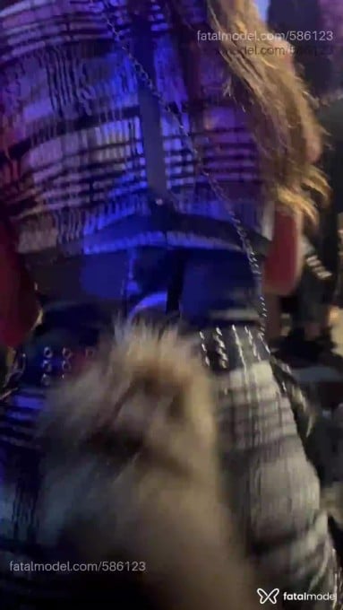 Acompanhante mulher com cabelo castanho de olhos castanhos - Lolla Acompanhante mulher com cabelo castanho de olhos castanhos - Lolla