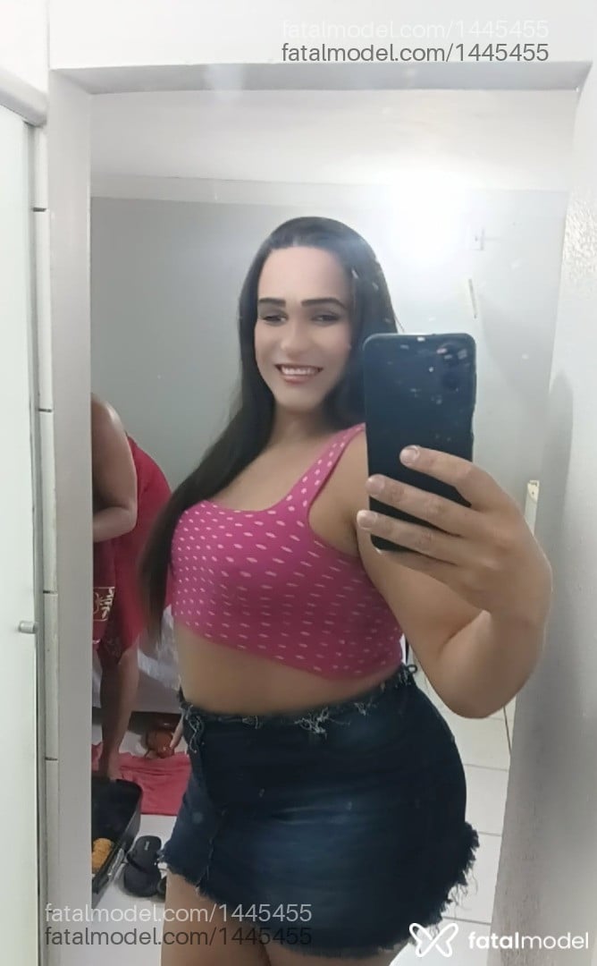 Acompanhante homem trans com cabelo castanho de olhos castanhos em Conceição do Araguaia - Patrícia