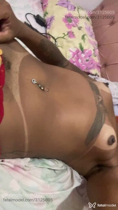 Acompanhante mulher trans ruiva (o) de olhos castanhos em Janaúba Acompanhante mulher trans ruiva (o) de olhos castanhos em Janaúba - Emilly Rebeca
