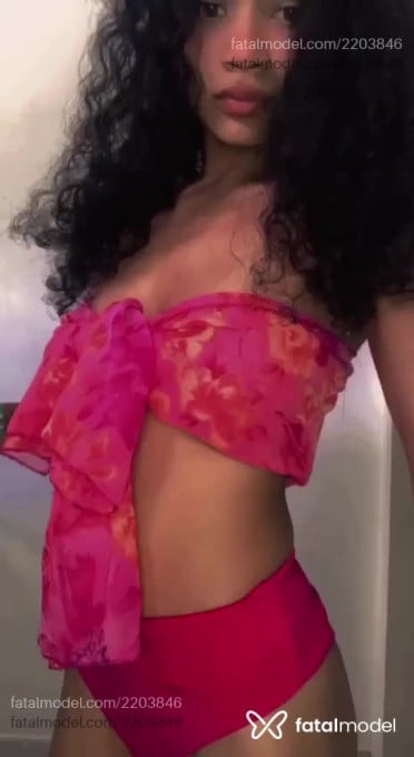 Acompanhante mulher morena (o) de olhos castanhos - Camile Vitória Acompanhante mulher morena (o) de olhos castanhos - Camile Vitória