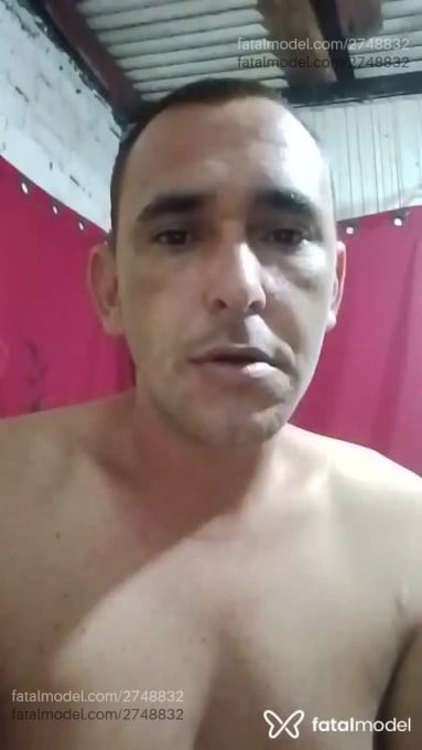 Acompanhante homem com cabelo castanho de olhos castanhos - Rafael Acompanhante homem com cabelo castanho de olhos castanhos - Rafael