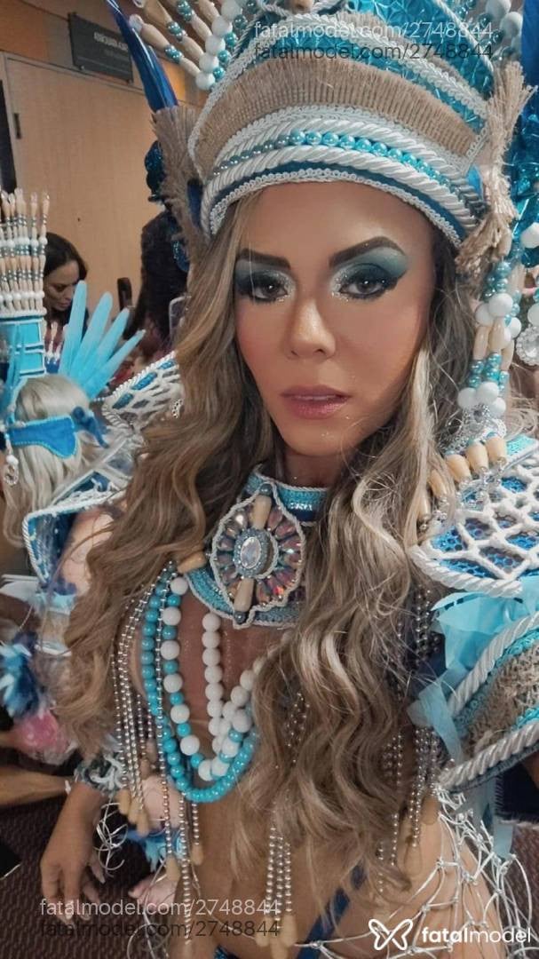 Acompanhante mulher loira (o) de olhos verdes - Rayssa Rodrigues