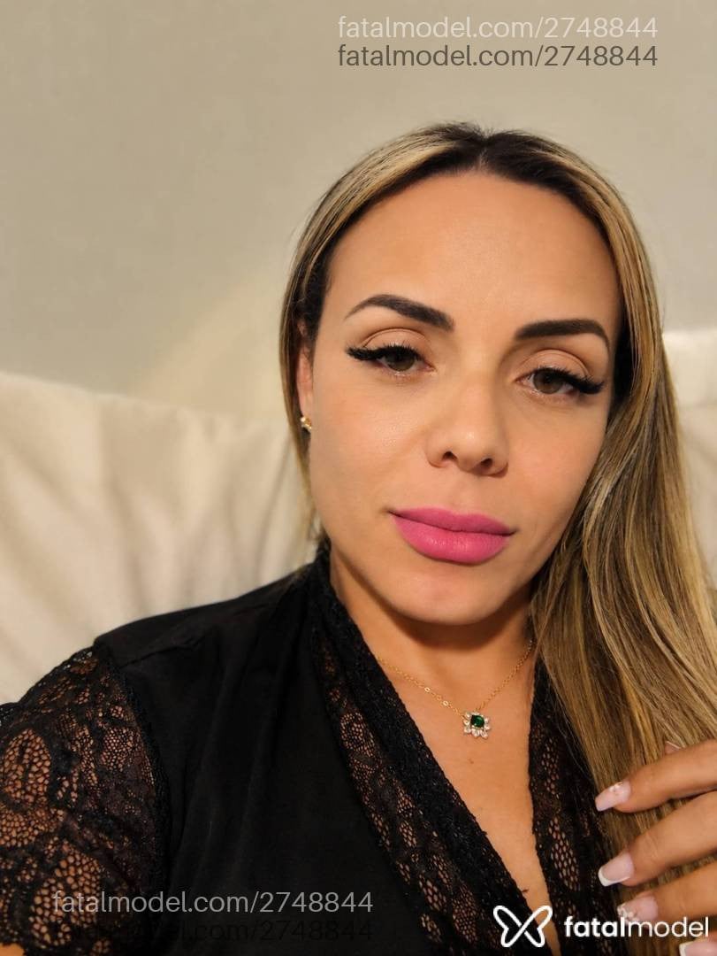 Acompanhante mulher loira (o) de olhos verdes - Rayssa Rodrigues