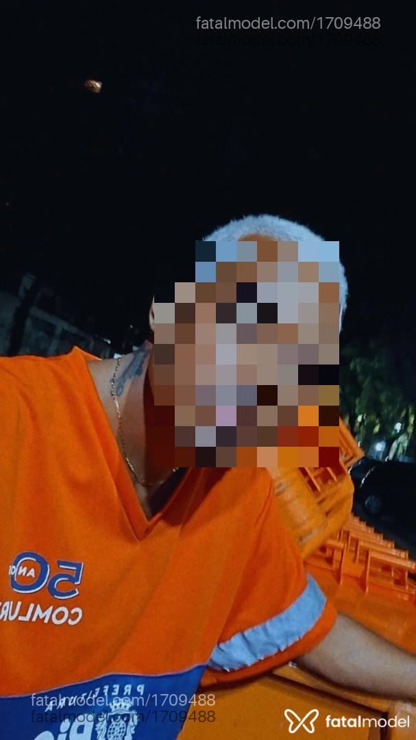 Acompanhante não-binário morena (o) de olhos castanhos em Rio de Janeiro - Victor