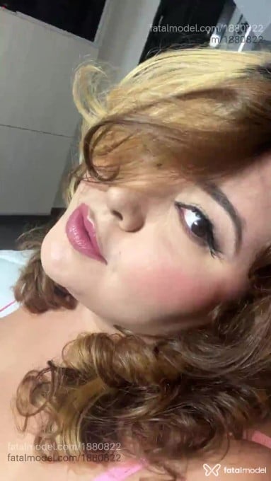 Acompanhante mulher com cabelo colorido de olhos castanhos em Rio de Janeiro - Yvi Valentinny