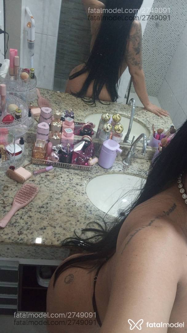 Acompanhante mulher morena (o) de olhos castanhos - Mel Liss
