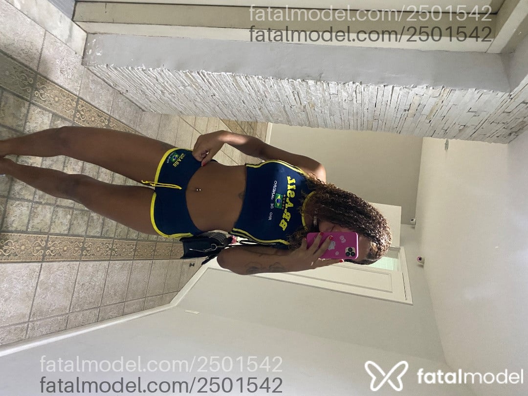Acompanhante mulher com cabelo castanho de olhos castanhos em Rio de Janeiro - Layslla