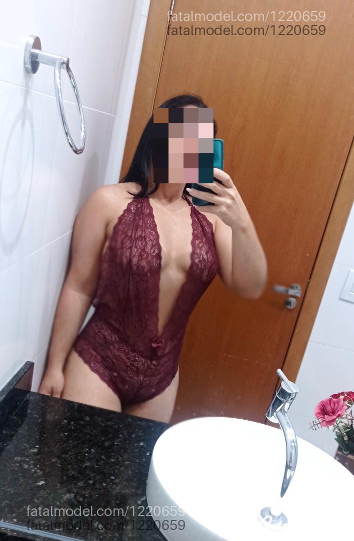 Acompanhante mulher morena (o) de olhos castanhos - Camila Acompanhante mulher morena (o) de olhos castanhos - Camila