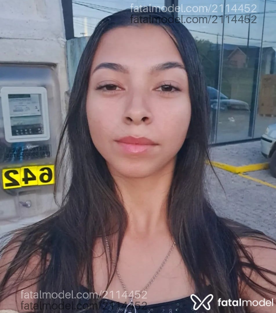 Acompanhante mulher morena (o) de olhos castanhos - Mila