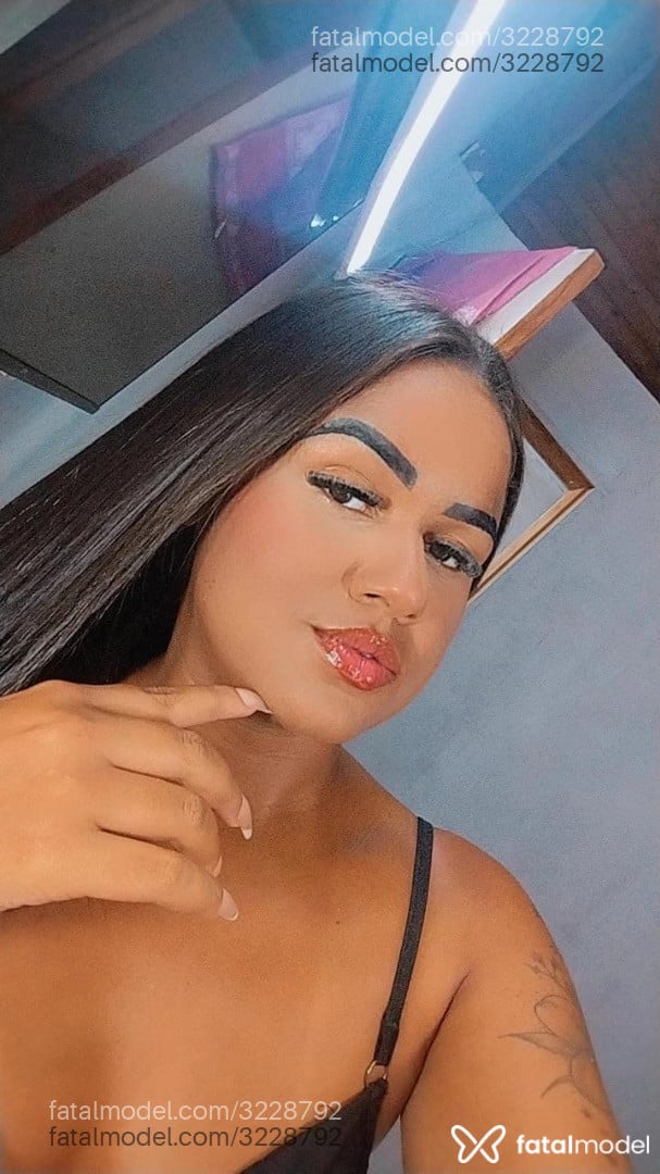 Acompanhante mulher morena (o) de olhos pretos em Rio de Janeiro - Lorena