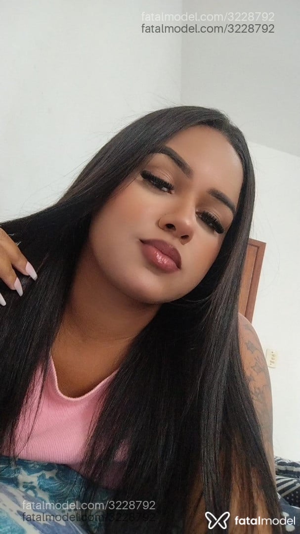 Acompanhante mulher morena (o) de olhos pretos em Rio de Janeiro - Lorena
