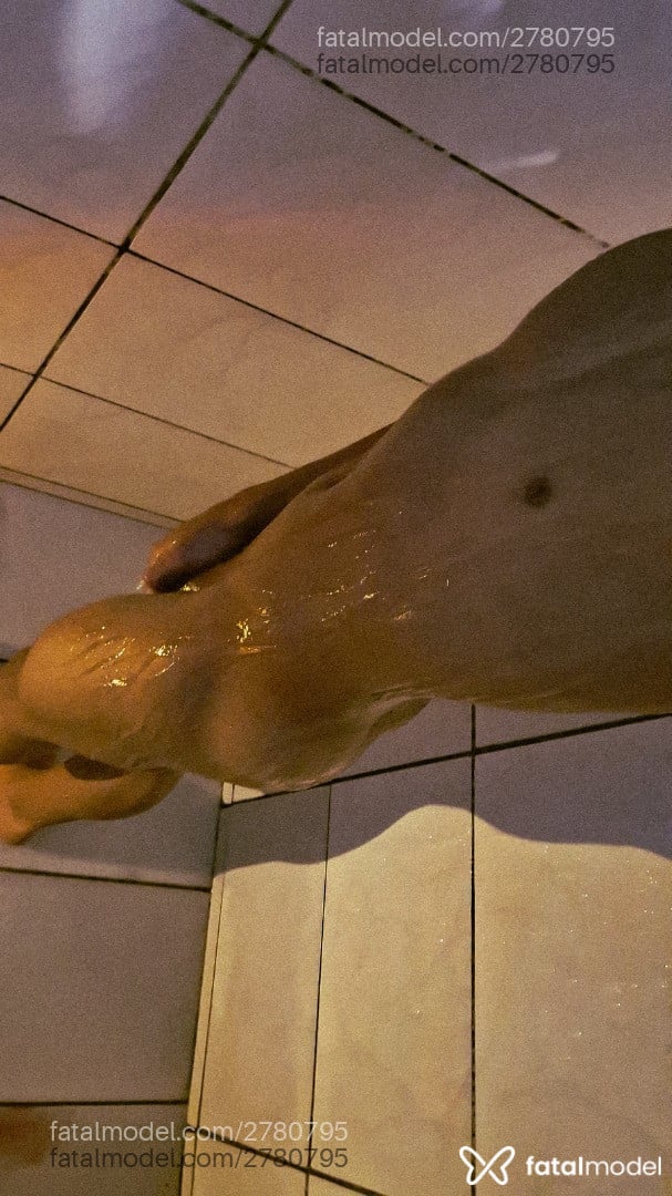 Acompanhante homem com cabelo castanho de olhos pretos em Limeira - Eros