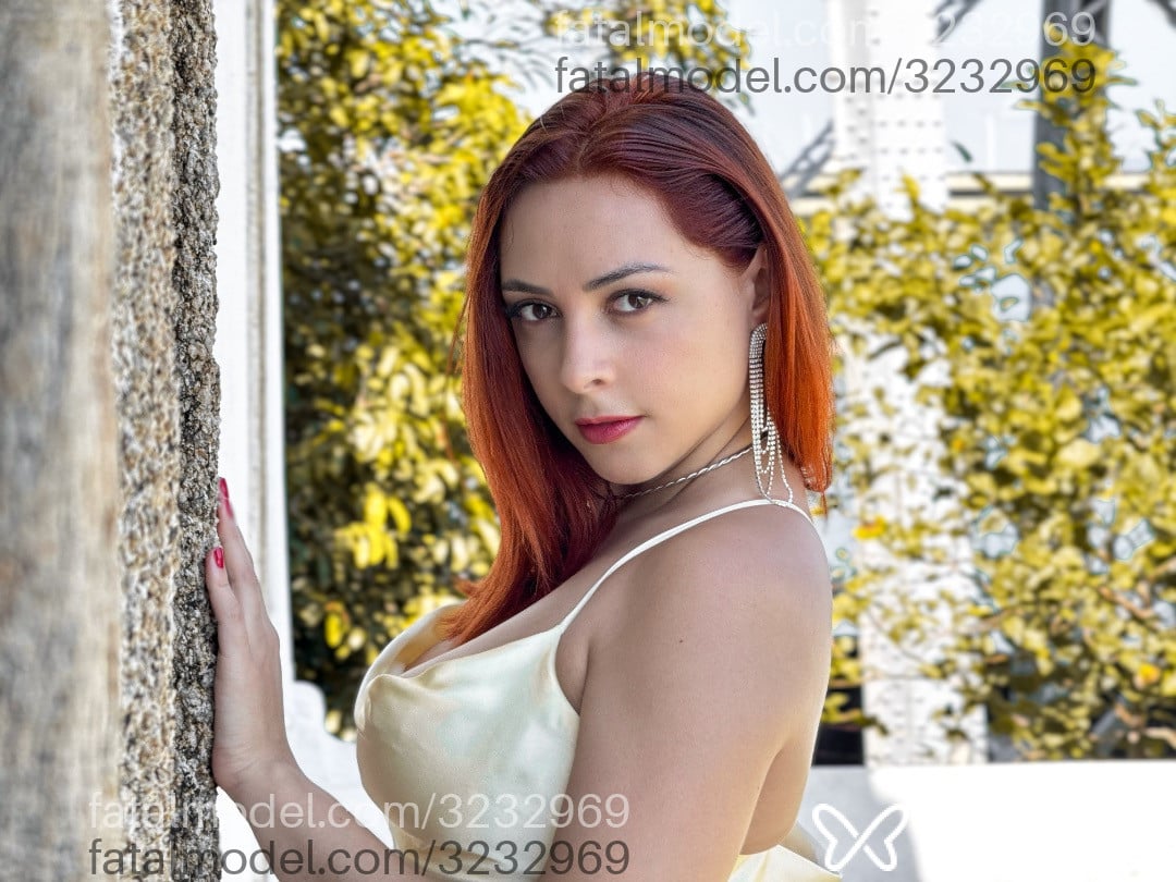 Acompanhante mulher ruiva (o) de olhos castanhos em Curitiba Acompanhante mulher ruiva (o) de olhos castanhos em Curitiba - Alessa Castro