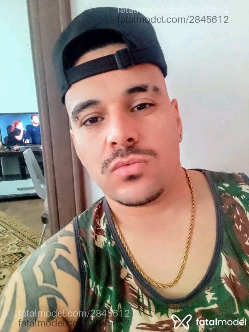 Acompanhante homem morena (o) de olhos castanhos - Acompanhante Acompanhante homem morena (o) de olhos castanhos - Acompanhante