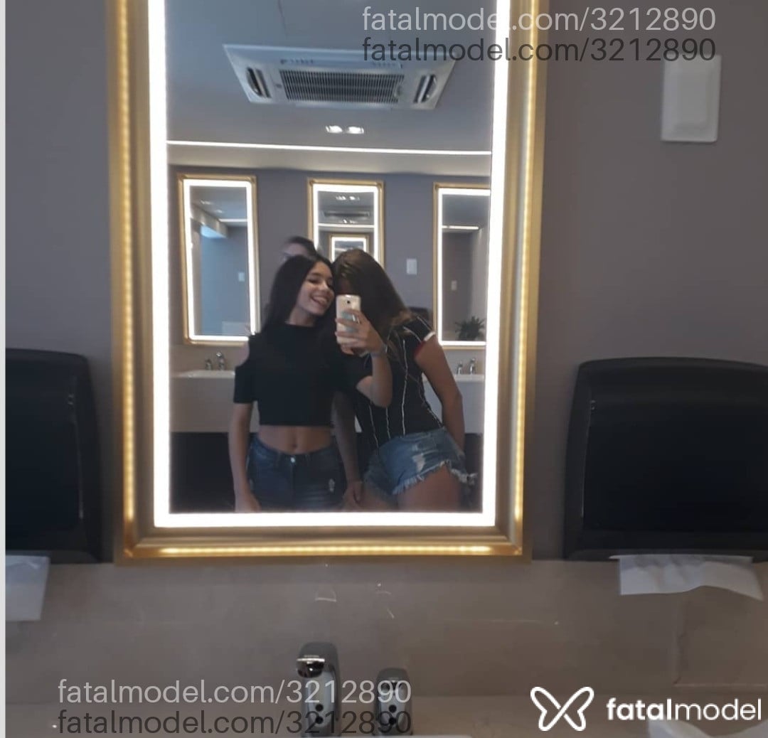 Acompanhante mulher loira (o) de olhos mel em Florianópolis - Francez