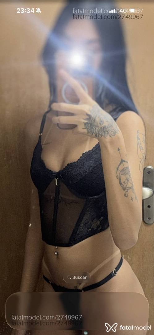 Acompanhante mulher morena (o) de olhos pretos - Manuela