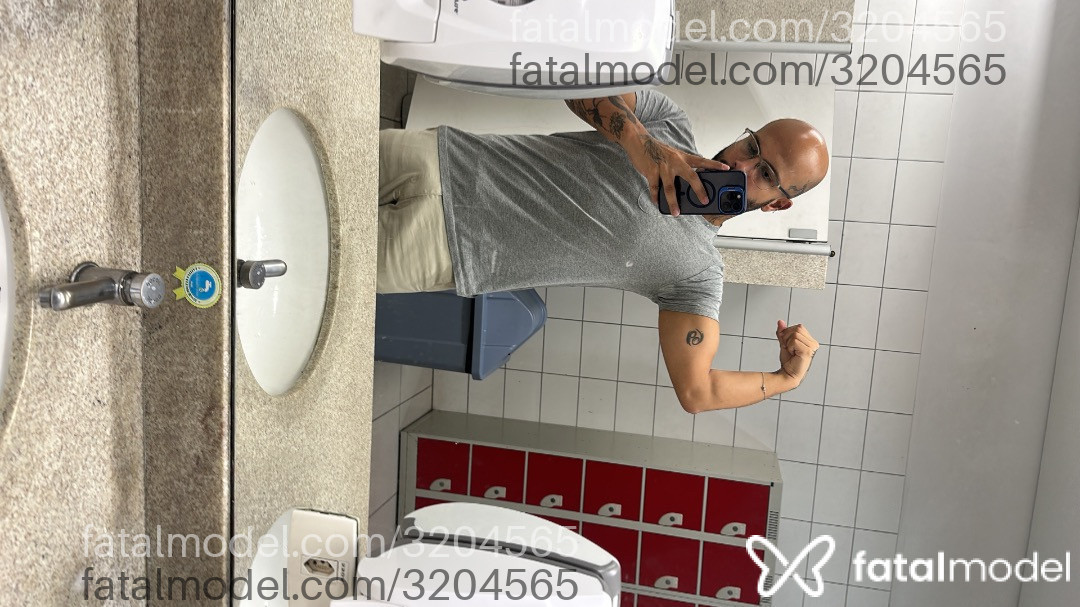 Acompanhante homem sem cabelo de olhos castanhos em Cajamar Acompanhante homem sem cabelo de olhos castanhos em Cajamar - Claudio Sousa