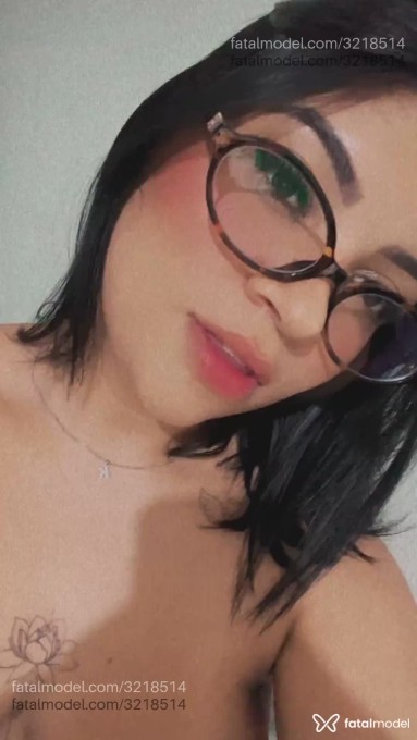 Acompanhante mulher morena (o) de olhos castanhos em São Paulo Acompanhante mulher morena (o) de olhos castanhos em São Paulo - Mel