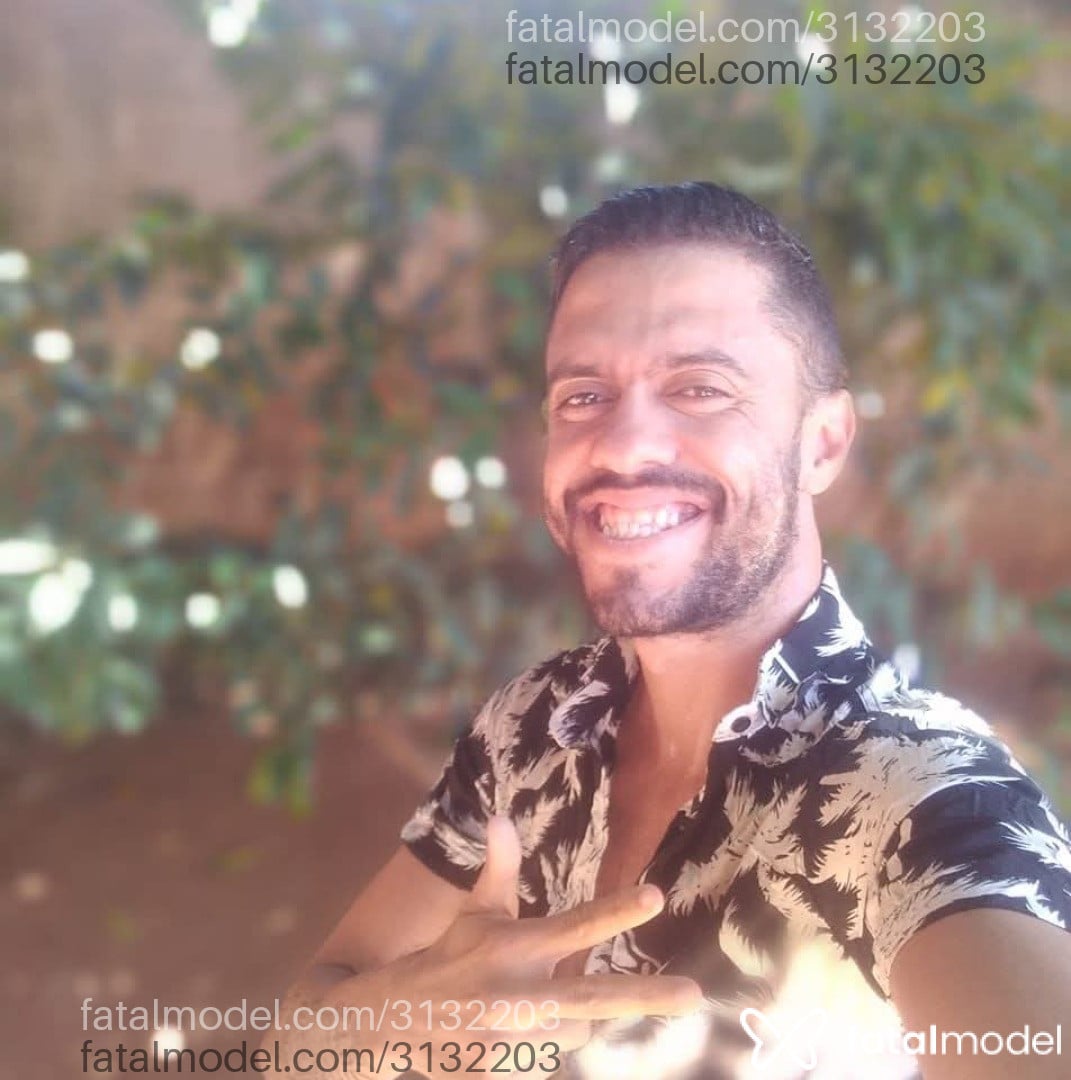 Acompanhante homem com cabelo castanho de olhos castanhos em Brasília Acompanhante homem com cabelo castanho de olhos castanhos em Brasília - Baiano