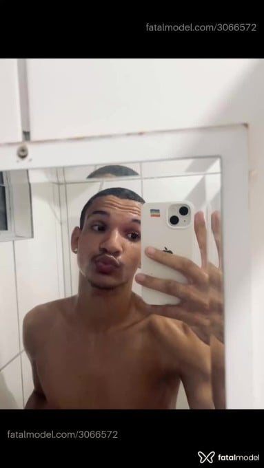 Acompanhante homem com cabelo castanho de olhos pretos em Contagem - Lukke Santos
