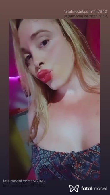 Acompanhante mulher trans loira (o) de olhos castanhos em Guaíba - Lina viana