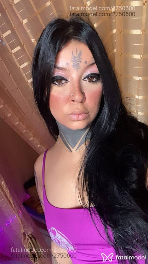 Acompanhante mulher morena (o) de olhos castanhos - Deborah