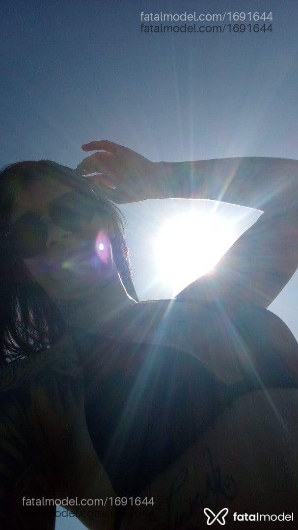 Acompanhante mulher morena (o) de olhos pretos em Imbé Acompanhante mulher morena (o) de olhos pretos em Imbé - Morena