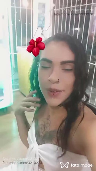 Acompanhante mulher trans morena (o) de olhos castanhos em Joinville - Isabely Safafinha