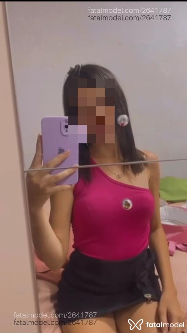 Acompanhante mulher com cabelo castanho de olhos castanhos em Virtual Acompanhante mulher com cabelo castanho de olhos castanhos em Virtual - Hellen Fontenelle