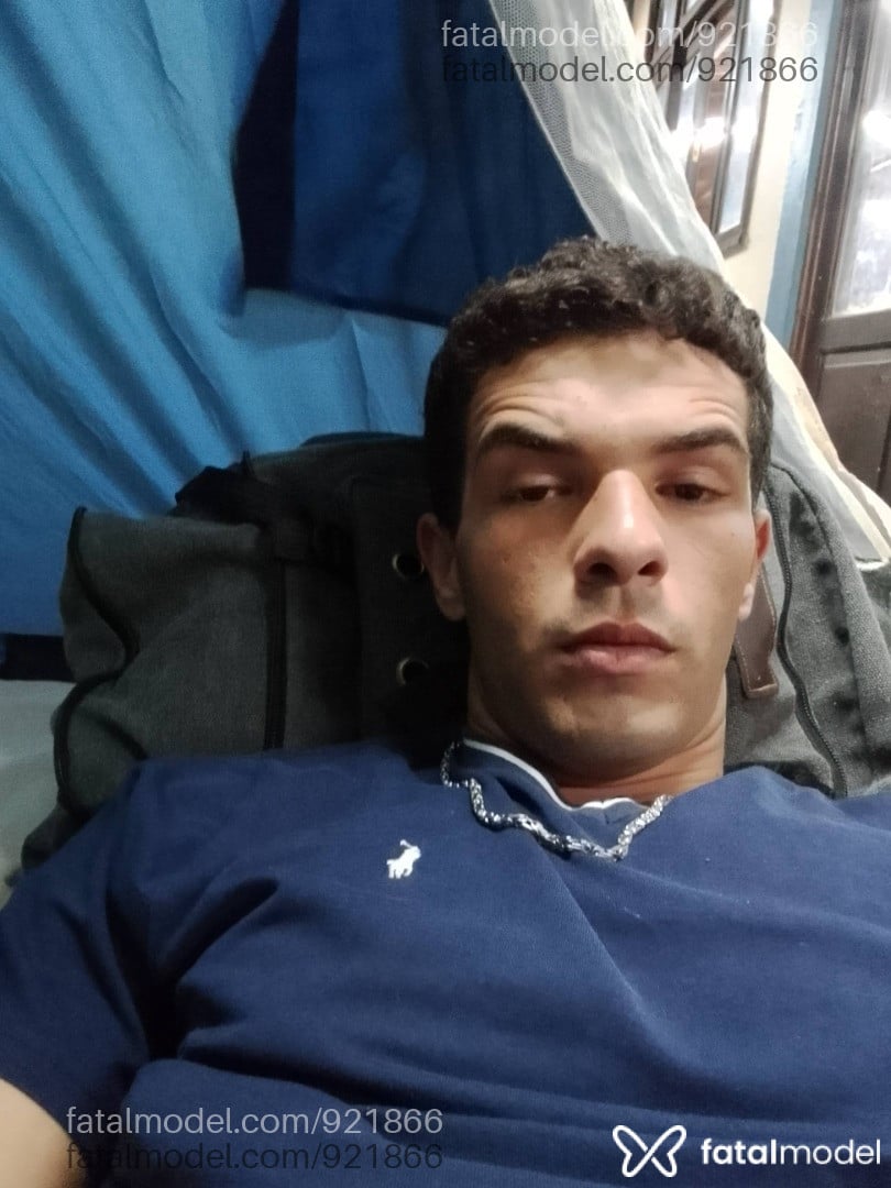 Acompanhante homem com cabelo castanho de olhos mel em Votuporanga - Eduardo