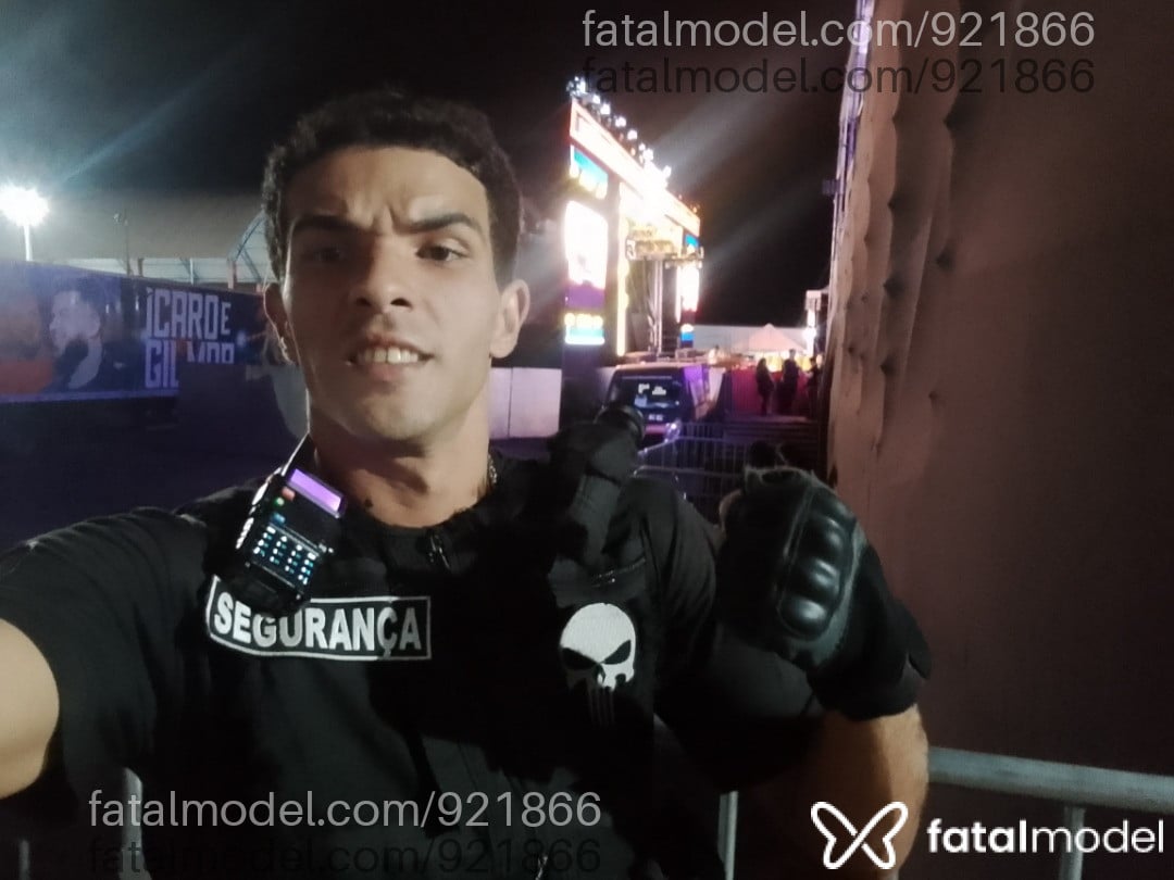 Acompanhante homem com cabelo castanho de olhos mel em Votuporanga - Eduardo