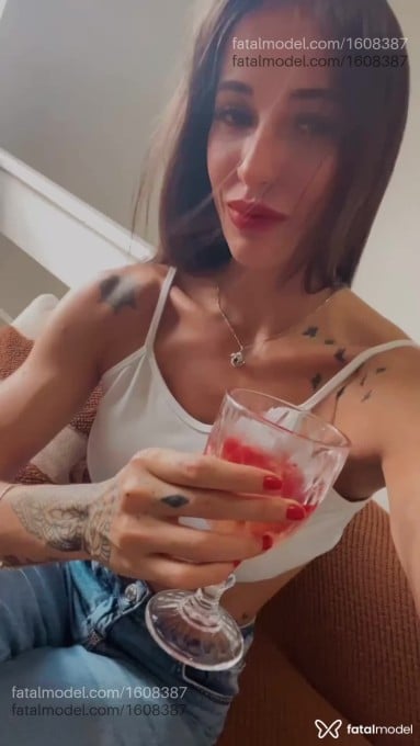 Acompanhante mulher morena (o) de olhos castanhos - Kamillinha