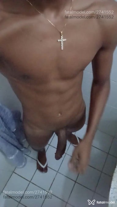 Acompanhante homem com cabelo castanho de olhos castanhos em Rio de Janeiro - Camboyrj