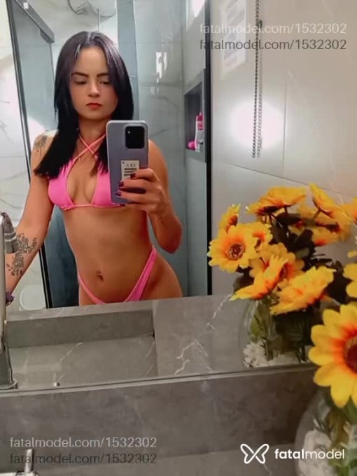 Acompanhante mulher com cabelo castanho de olhos castanhos em Três Lagoas Acompanhante mulher com cabelo castanho de olhos castanhos em Três Lagoas - Bianca Santos