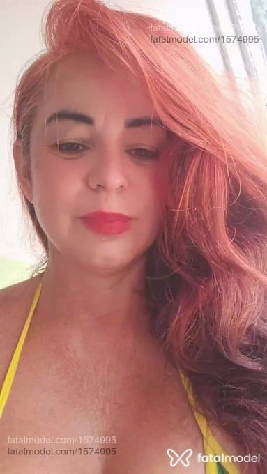 Acompanhante mulher com cabelo colorido de olhos cinza - Vanessa Braga Acompanhante mulher com cabelo colorido de olhos cinza - Vanessa Braga