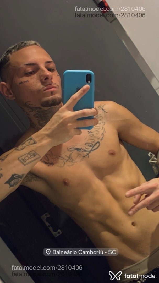 Acompanhante homem loira (o) de olhos castanhos em Balneário Camboriú - Kauan