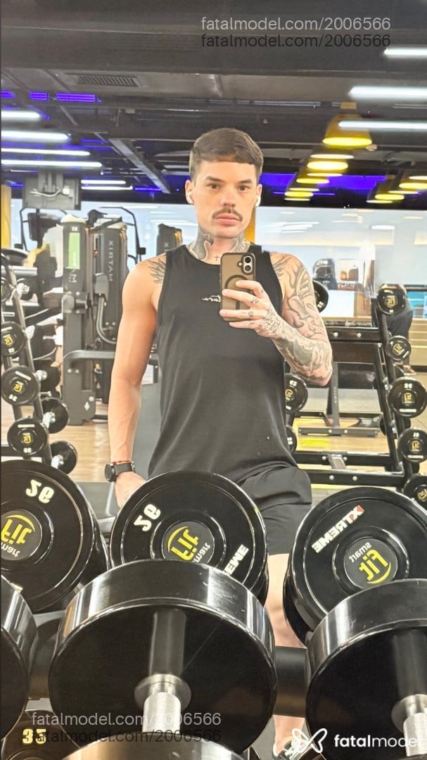 Acompanhante homem com cabelo castanho de olhos castanhos - Gabriel Henrique Acompanhante homem com cabelo castanho de olhos castanhos - Gabriel Henrique