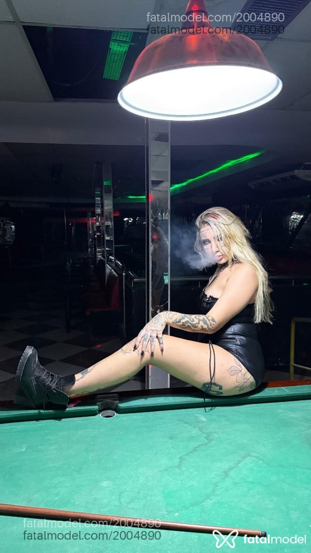 Acompanhante mulher loira (o) de olhos castanhos em Vila Velha - Sadgirl Kassi