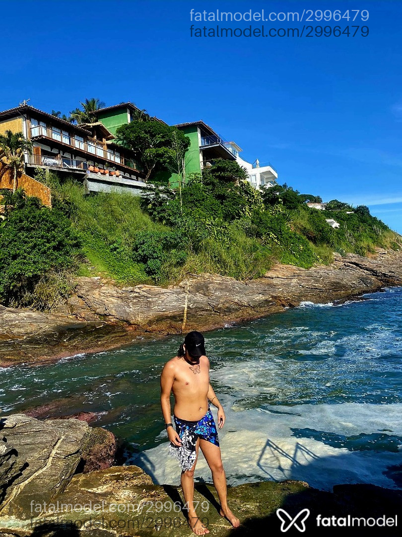 Acompanhante homem com cabelo castanho de olhos castanhos em Armação dos Búzios - Luusuperstar