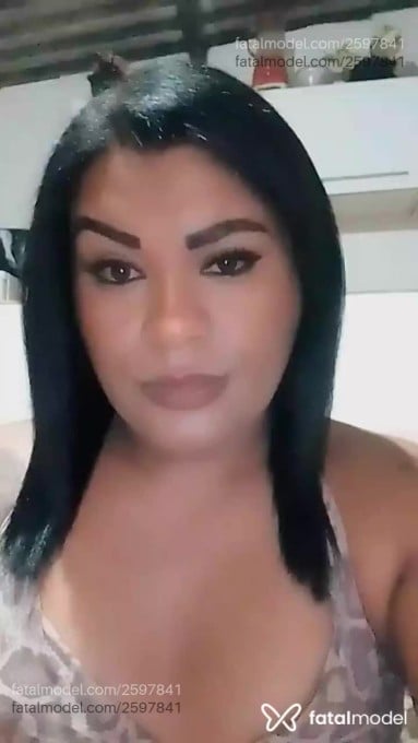 Acompanhante mulher trans morena (o) de olhos pretos em Virtual - Roluda
