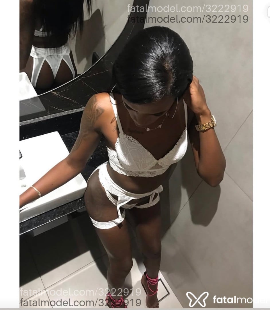Acompanhante mulher trans morena (o) de olhos pretos em Nossa Senhora do Socorro Acompanhante mulher trans morena (o) de olhos pretos em Nossa Senhora do Socorro - Preta Rara