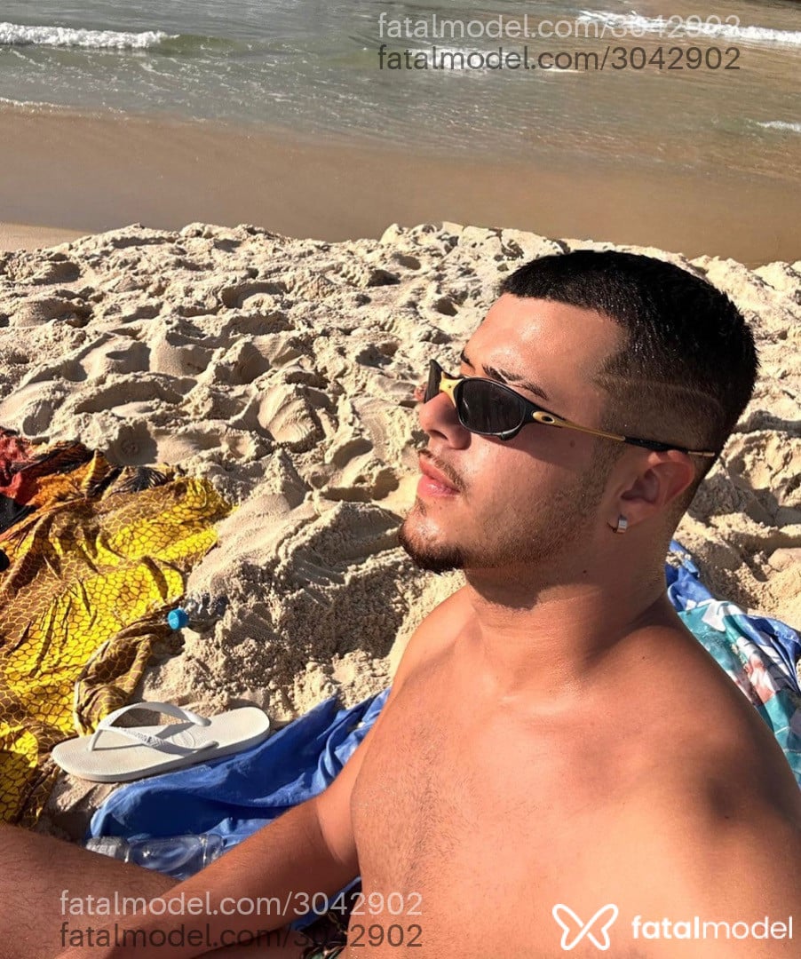 Acompanhante homem morena (o) de olhos castanhos em Rio de Janeiro - Eneri