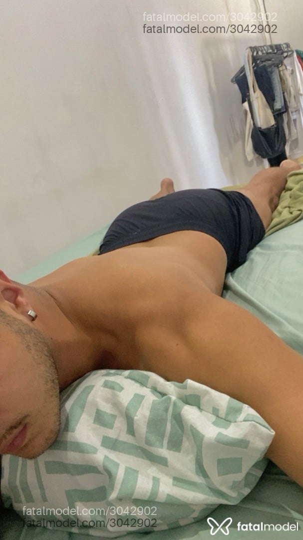 Acompanhante homem morena (o) de olhos castanhos em Rio de Janeiro - Eneri