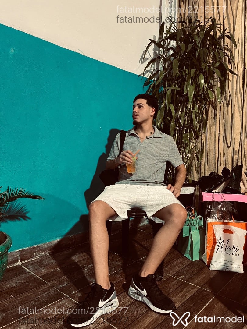 Acompanhante homem loira (o) de olhos castanhos em Rio de Janeiro - Lucas Silva