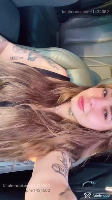 Acompanhante mulher loira (o) de olhos castanhos em Patos de Minas - Clara