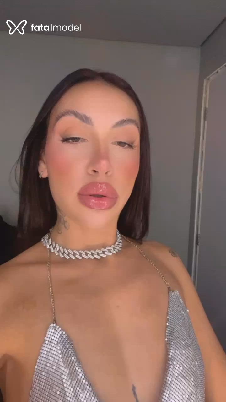 Acompanhante mulher morena (o) de olhos mel - Nicoly Acompanhante mulher morena (o) de olhos mel - Nicoly