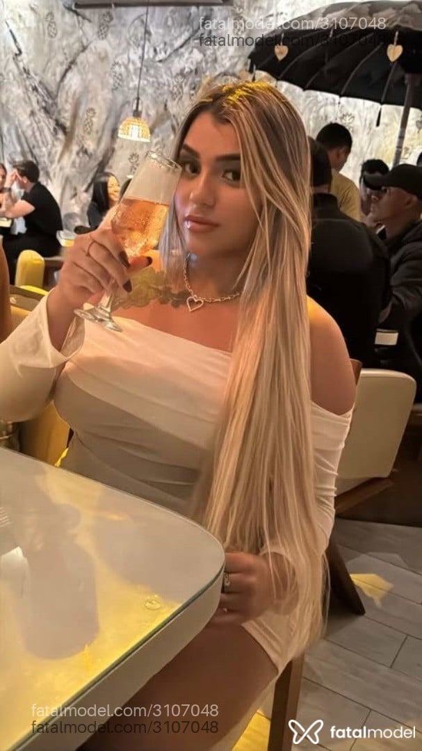 Acompanhante mulher loira (o) de olhos mel em Ipatinga - Ana Clara